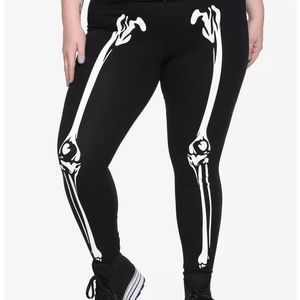 Hot Topic Blackheart Skeleton Glow-In-The-Dark Leggings Plus Size